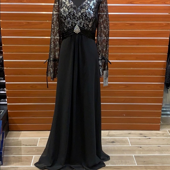tally taylor Dresses & Skirts - Evening dress NEW 🌺Final price drop❣️